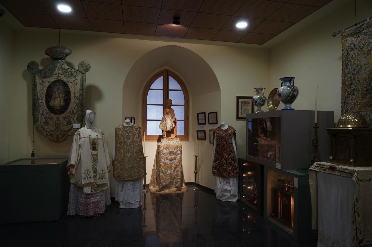 Monasterio De Santa Maria De Valvanera Anguiano Extérieur photo