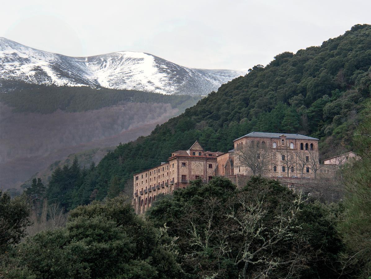 Monasterio De Santa Maria De Valvanera Anguiano Extérieur photo